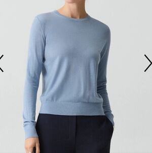 Theory Light Blue Crew Neck 100 % Cashmere Sweater